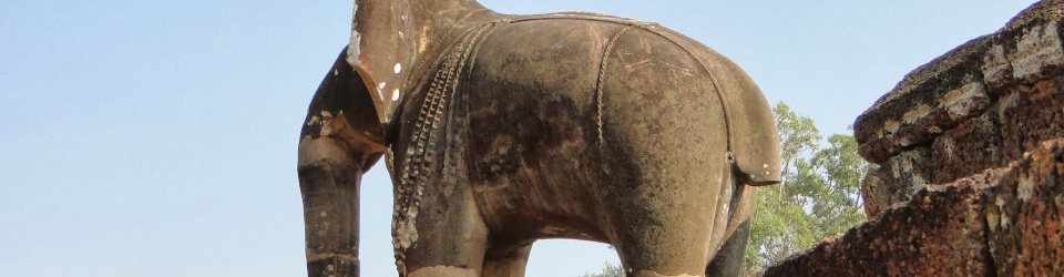 elephant scuplture