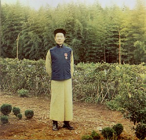 1. Chinese Master Tea-Grower Lau Dzhen-dzhan (Georgia, Caucasus) 
