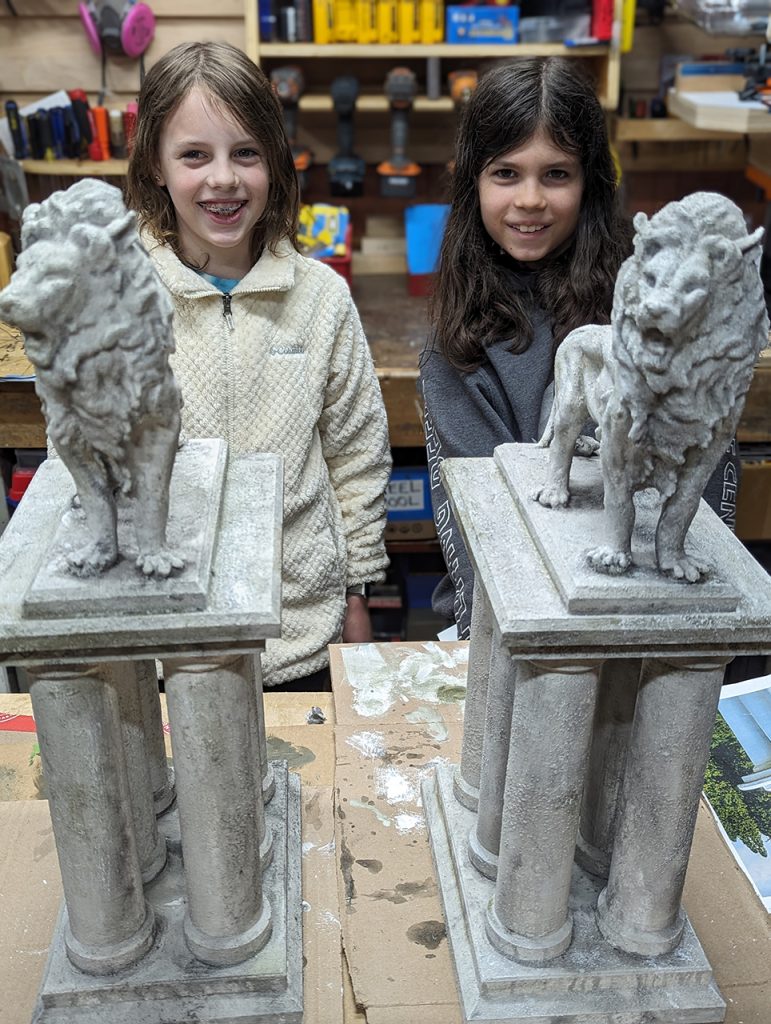 Left: Lion and Elizabeth; Right Anderson and Lion.