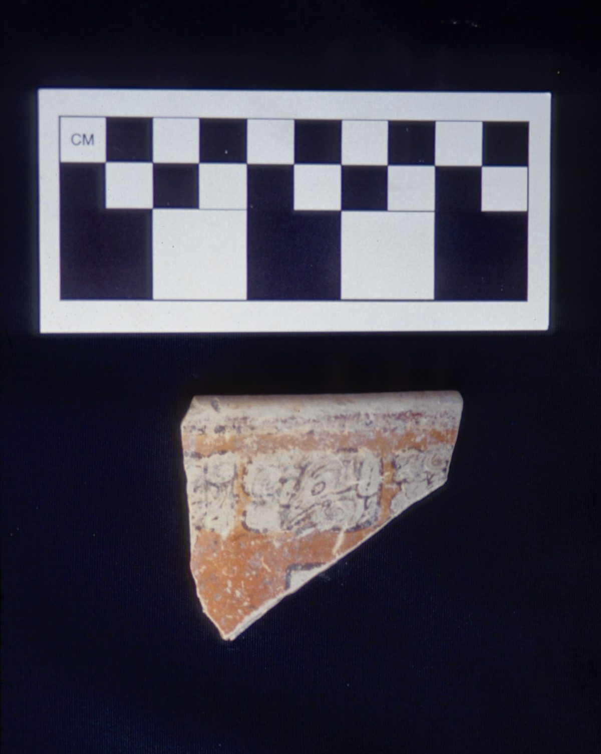 MSJ2A-5-7-4/motul:234 || Vase. Glyphs. Possible figural scene.