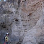 Vertical walls and grottoes in saprolite