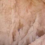 Within a grotto: vertical cracks